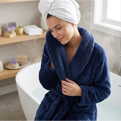 Luxuriöser Fleece-Bademantel für pure Geborgenheit
