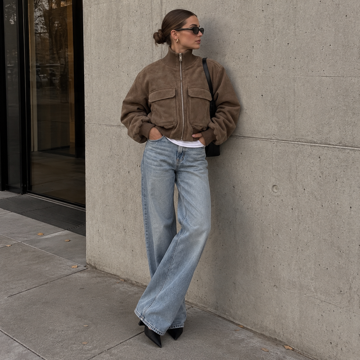 Edie Bomberjacke – Kurze Damenjacke in Wildlederoptik