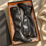Elin Reitstiefel – Kniehohe Damenstiefel mit Schnalle