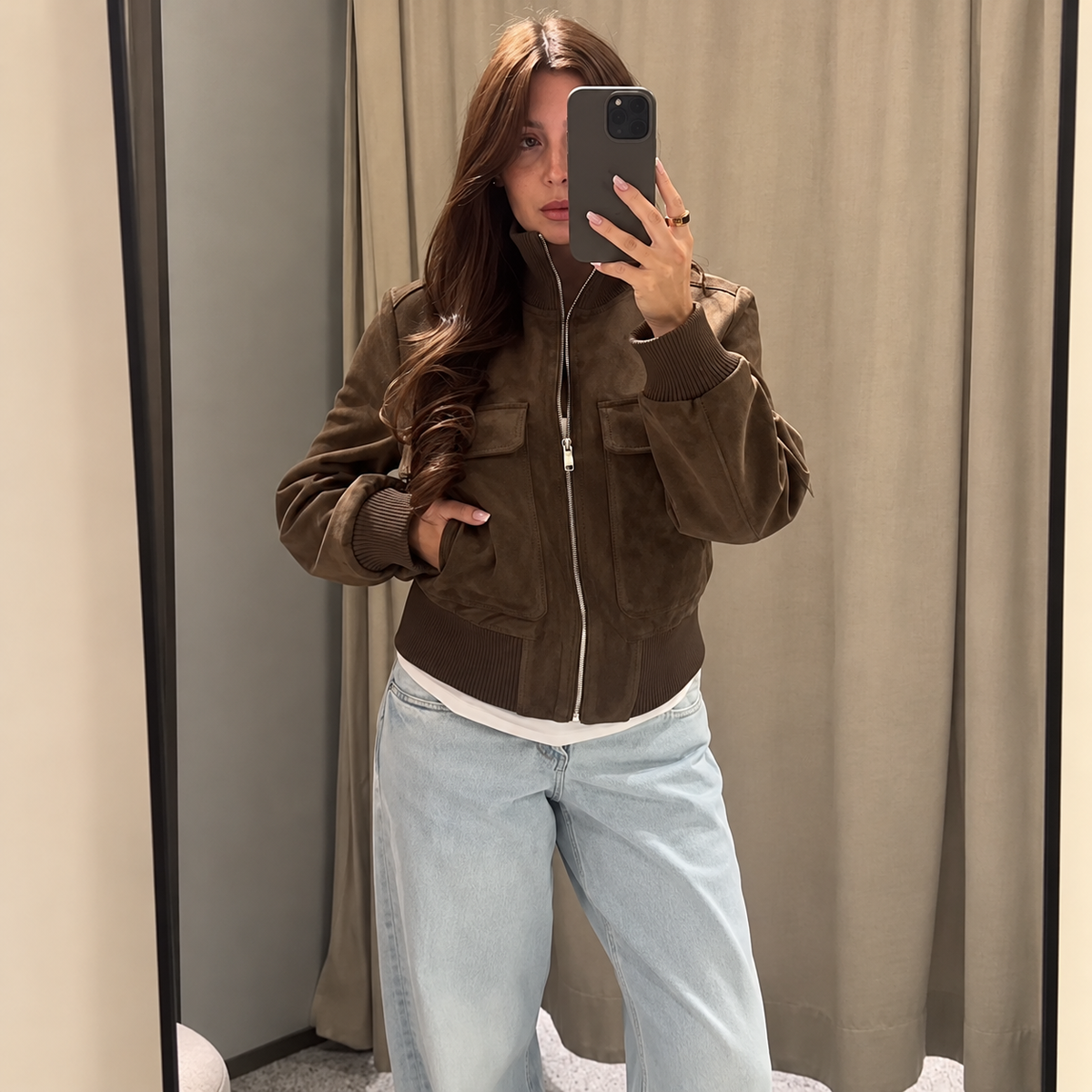 Edie Bomberjacke – Kurze Damenjacke in Wildlederoptik